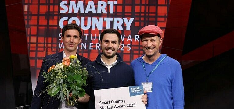 GovIntel is the 2025 winner of the Smart Country Startup Award