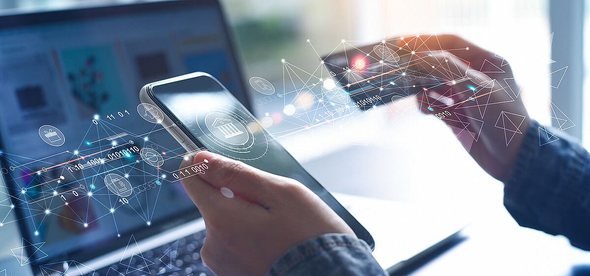 Smartphone with finance app, symbolizing Berlin’s FinTech SME solutions