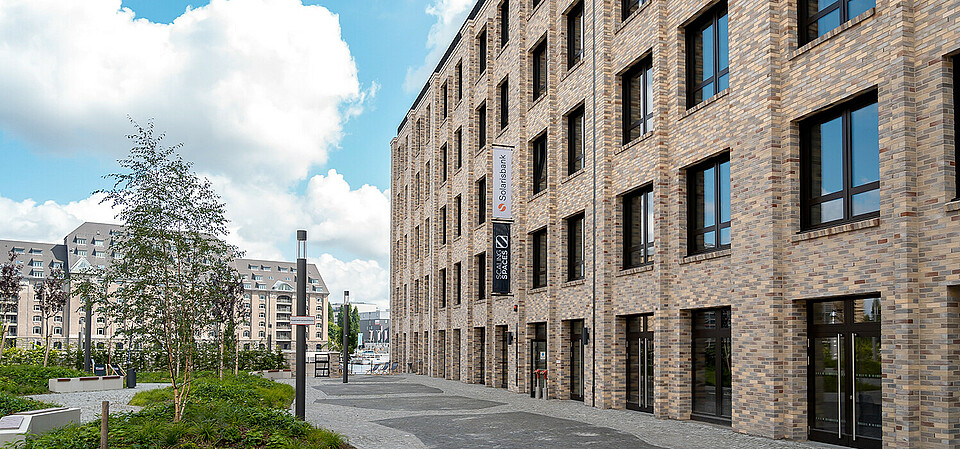 No bricks and mortar – Solaris SE HQ in Berlin A modern brick building in Berlin is home to Solaris Group