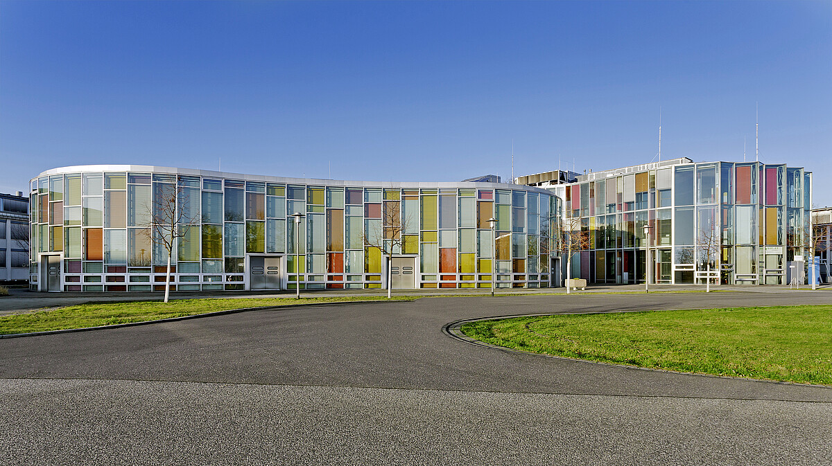 Adlershof technology center for photonics