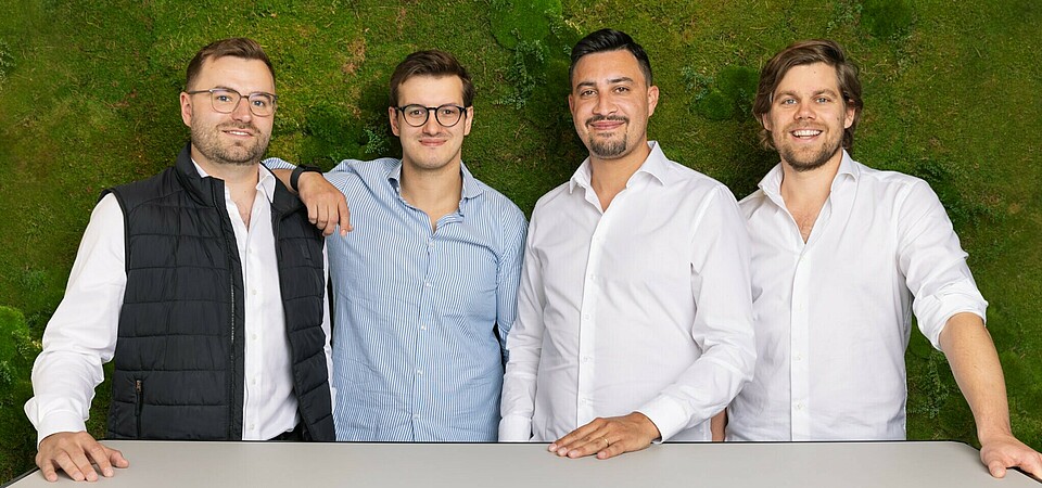 The CarOnSale Management-Team: Fabian Roth, Tom Krüger, Oguz Özgüler und Max Schilling